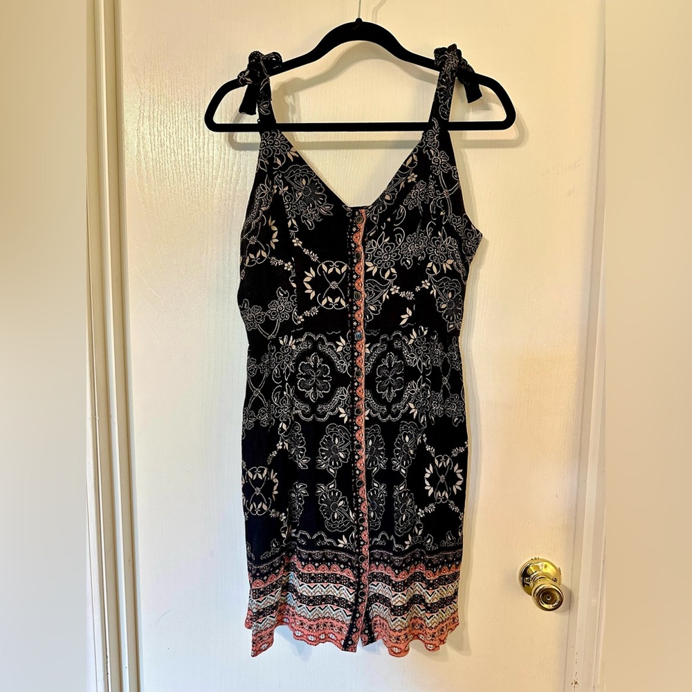 Tagless floral print, tie shoulder dress. Size medium